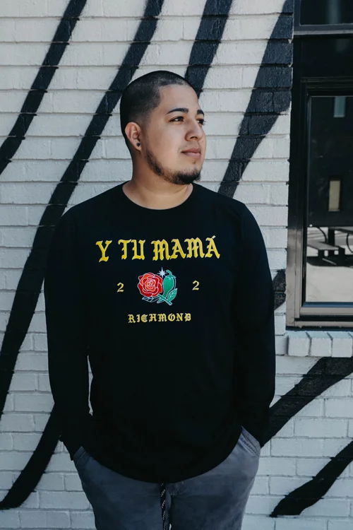 Y Tu Mam&aacute; team